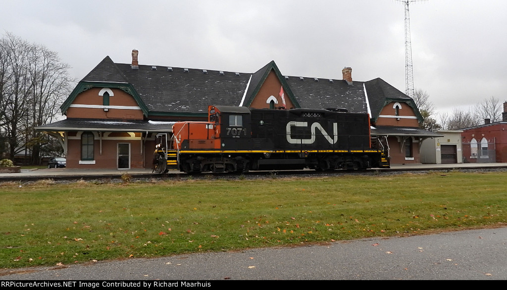 CN 7071